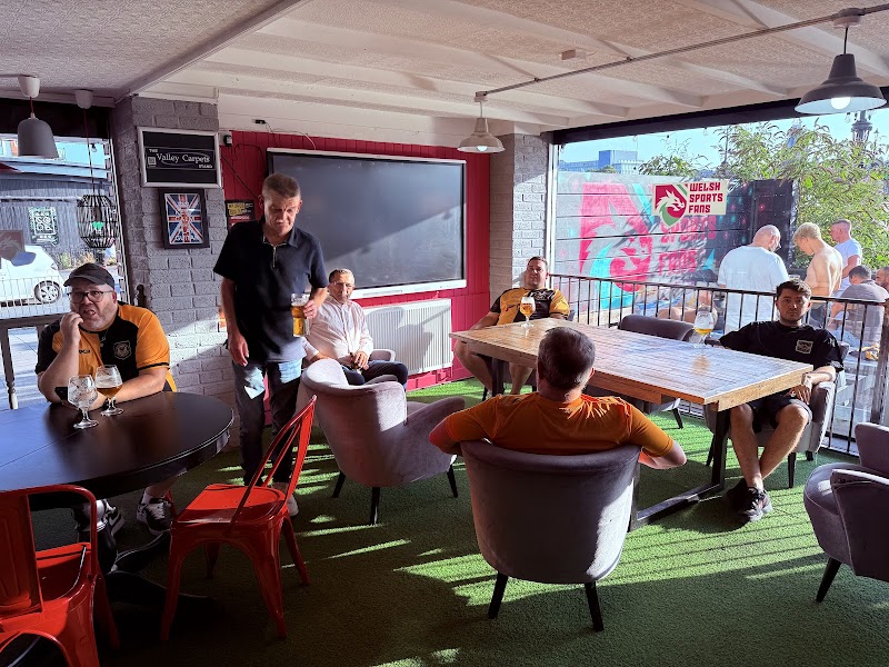 Riverside Sports Bar exterior