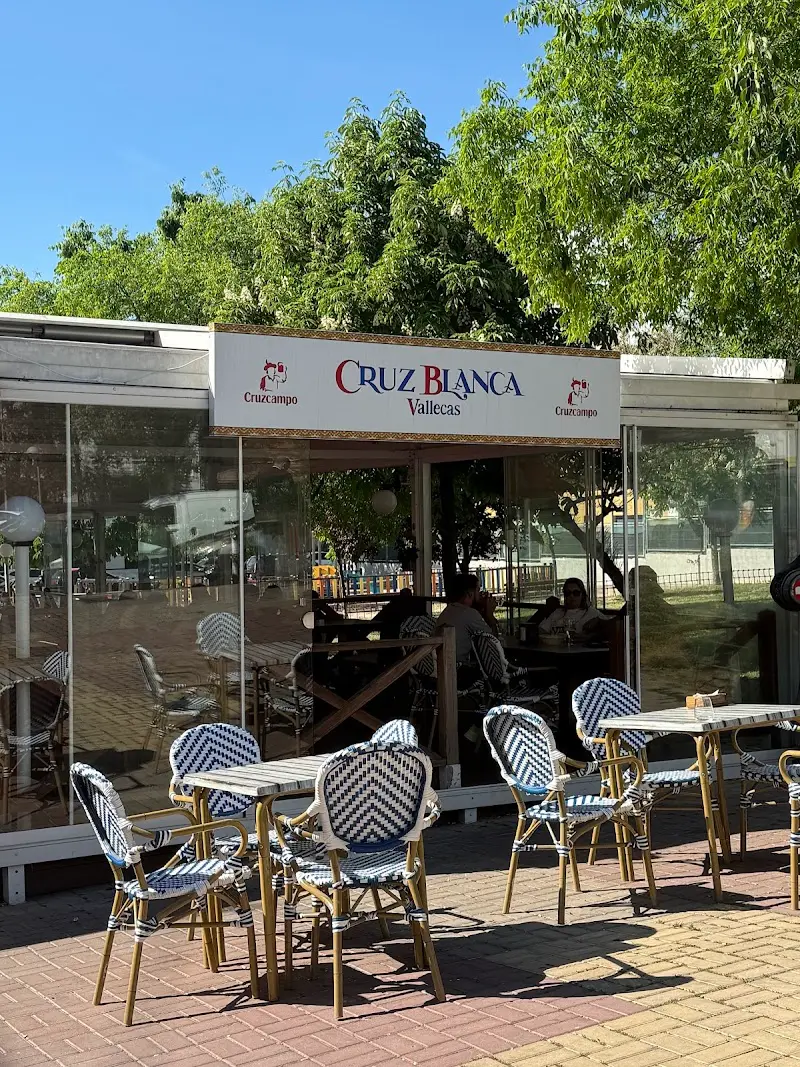 Cruz Blanca de Vallecas exterior