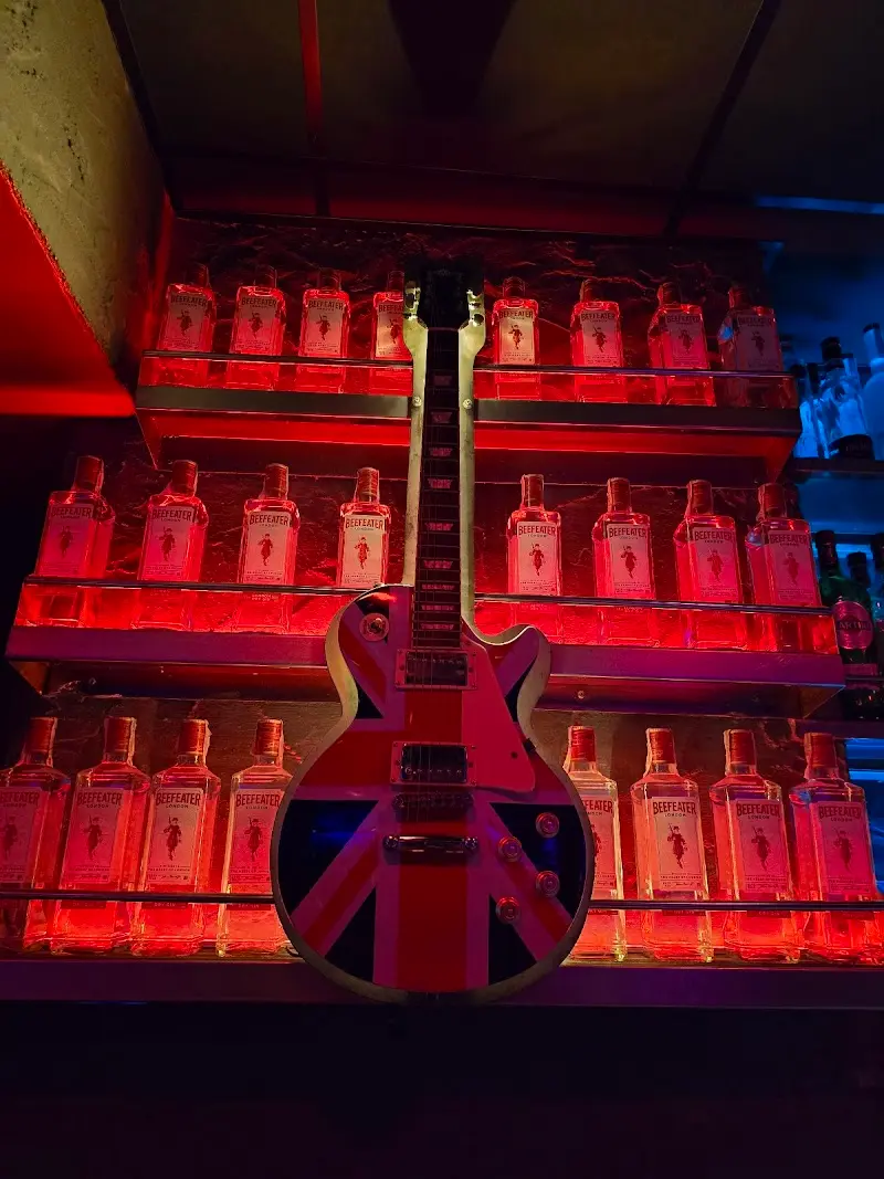 ZZ PUB exterior