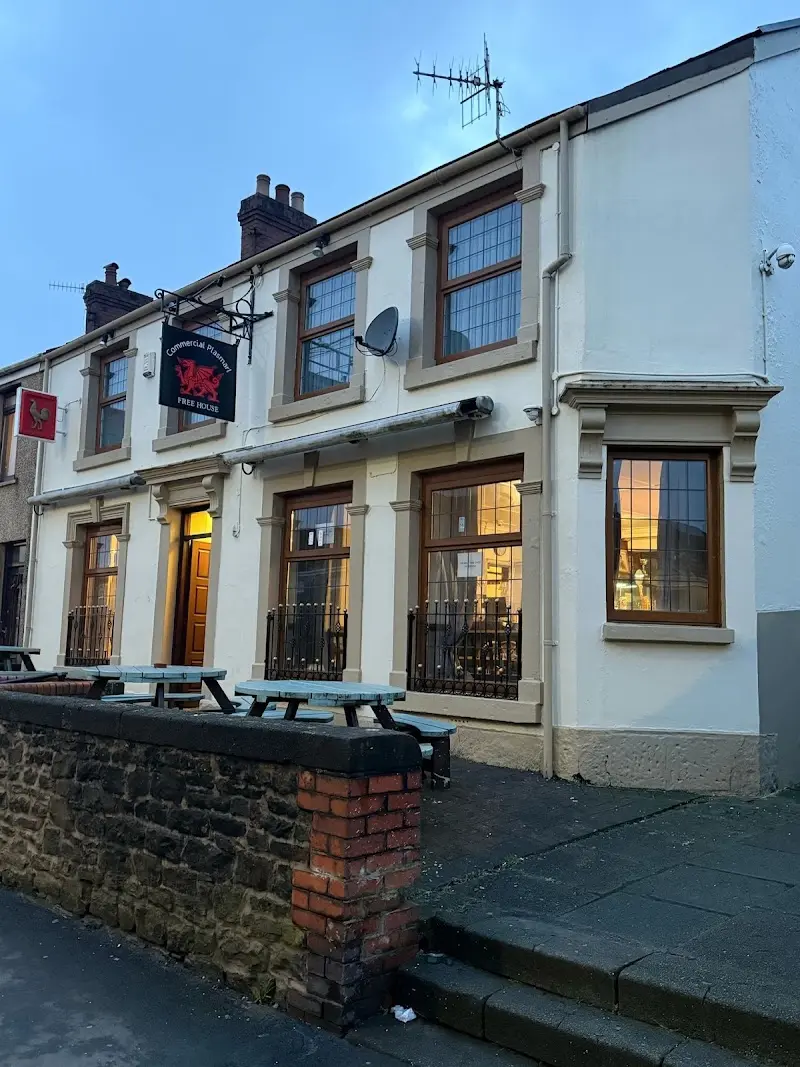 Commercial Inn exterior