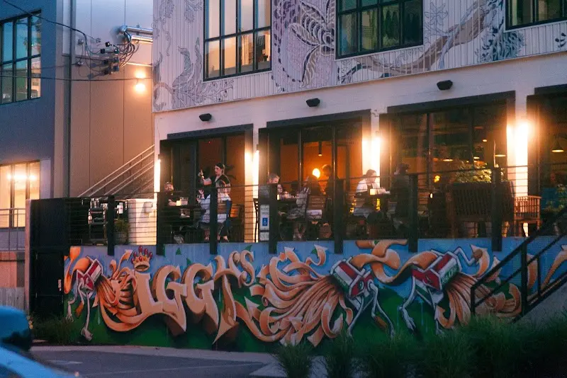 iggy’s exterior