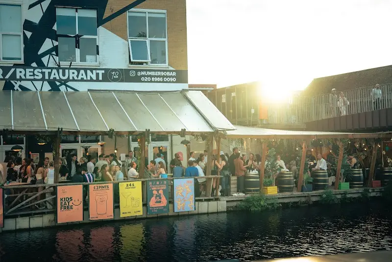 Number 90 Bar Hackney Wick exterior