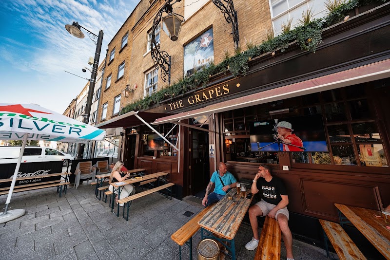 The Grapes exterior