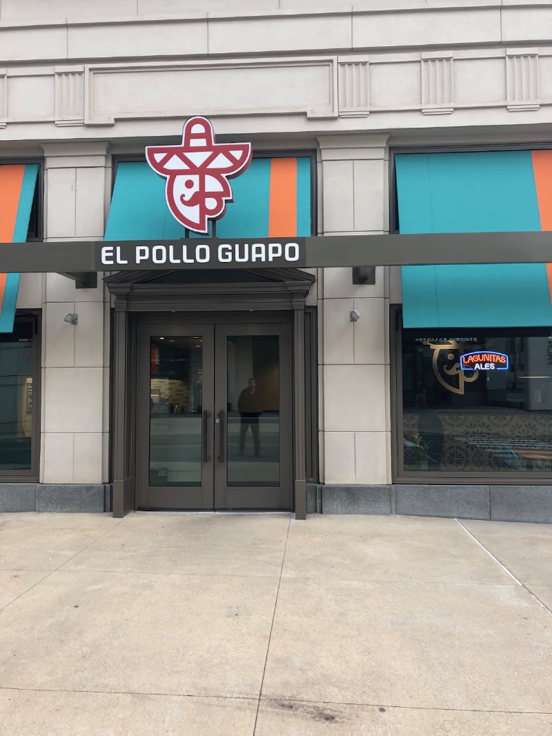 El Pollo Guapo exterior