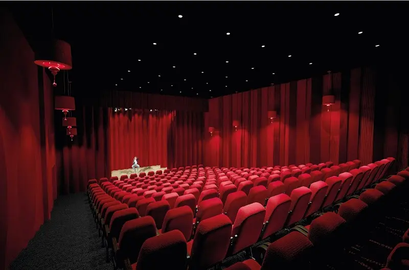 Théâtre à l'Ouest exterior