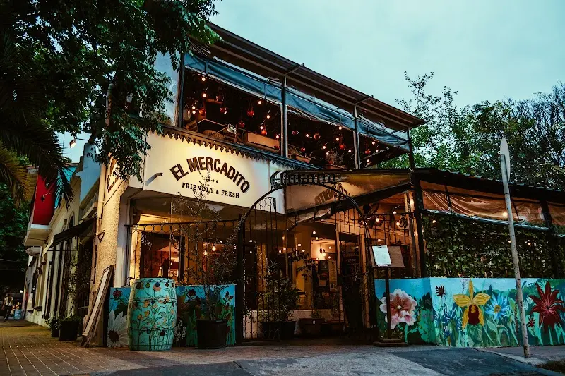 Café Rumano exterior