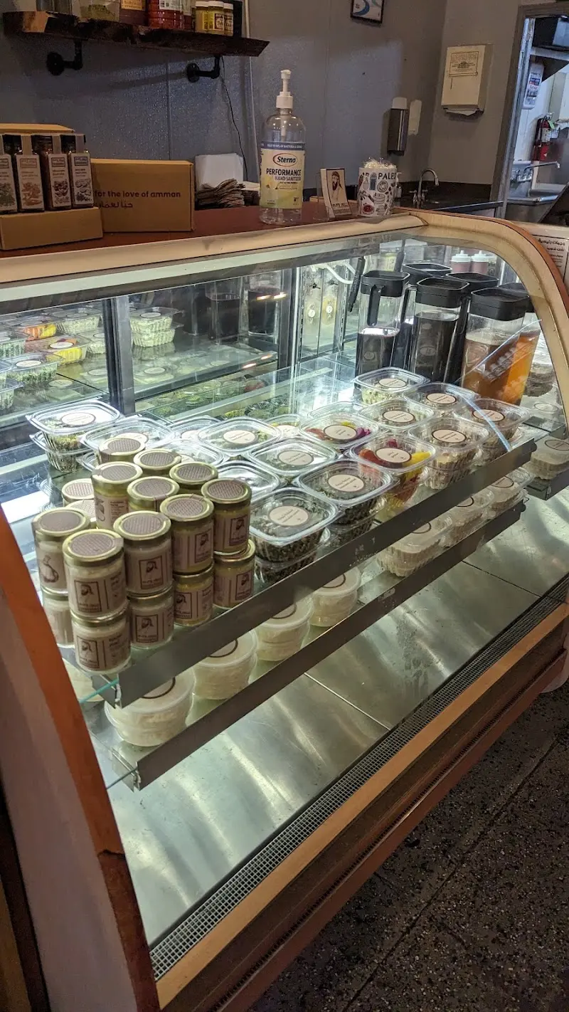 Shawarmaji exterior