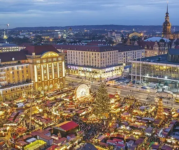 Dresdner Striezelmarkt exterior