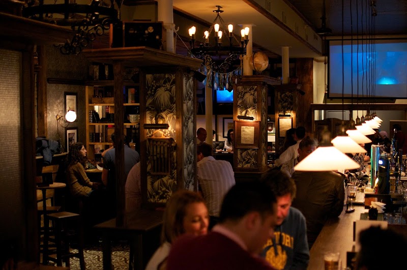 Morrissey's Irish Pub exterior