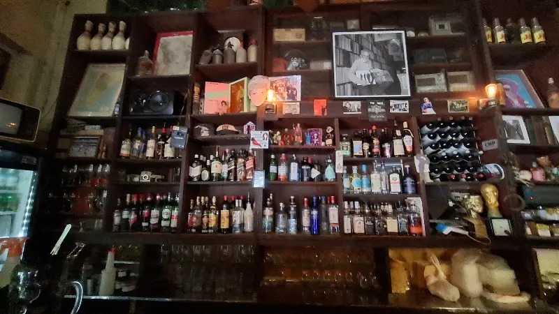 Afiches Bar exterior
