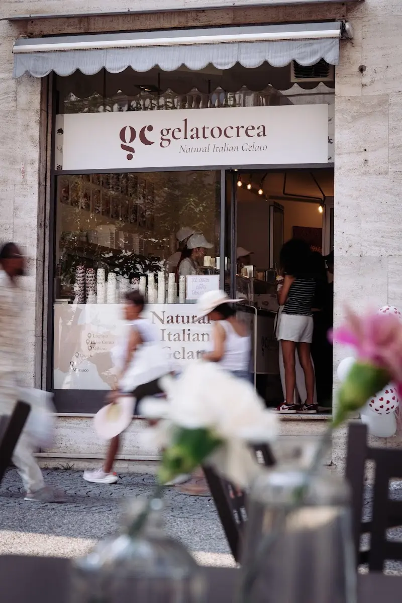 Gelato Crea Lake Como exterior