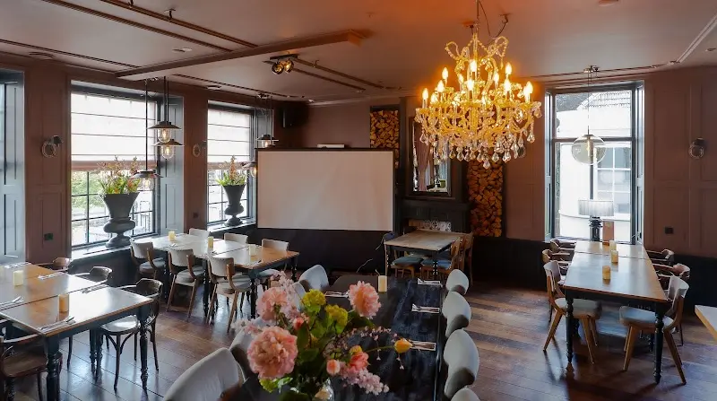 Grand Café 't Gerecht Heerenveen exterior