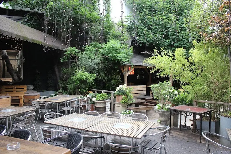 Garden Bar & Smokehouse and Grill exterior