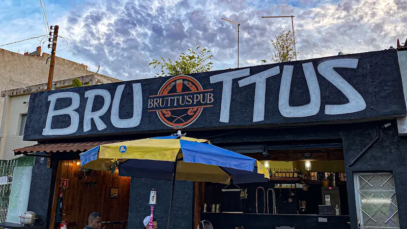 BRUTTUS PUB exterior