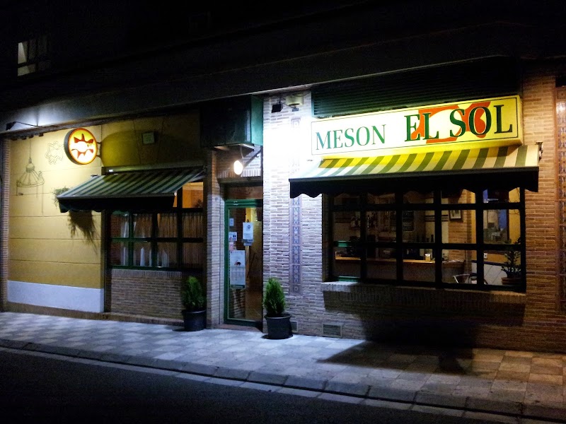 Bar restaurante Mesón El Sol exterior