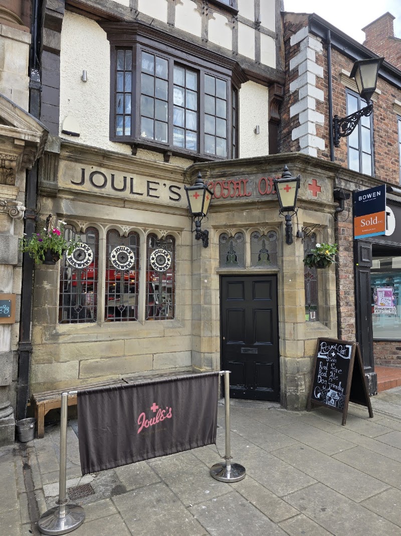The Royal Oak exterior