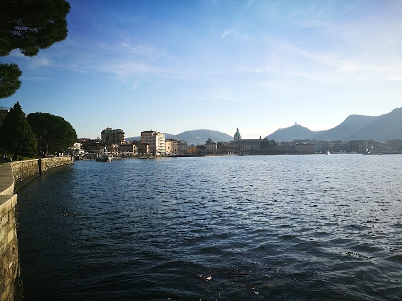 Lungolago Viale Geno exterior