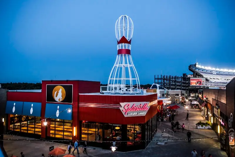 Howl Splitsville Golf Suites Foxborough exterior