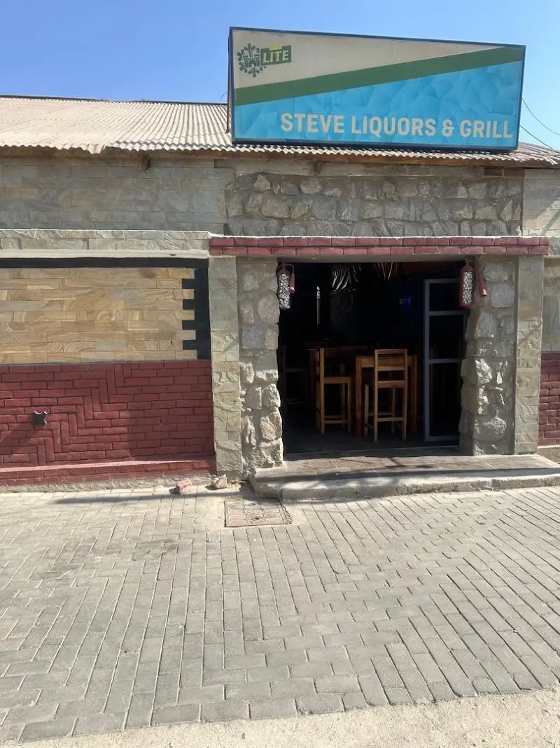 STEVE LIQUORS AND GRILL exterior