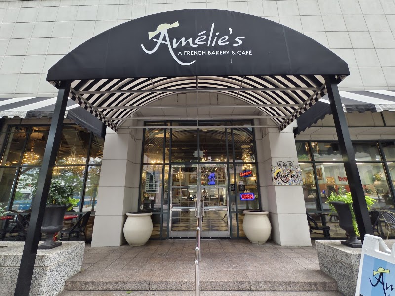 Amélie's Uptown | French Bakery & Cafe exterior