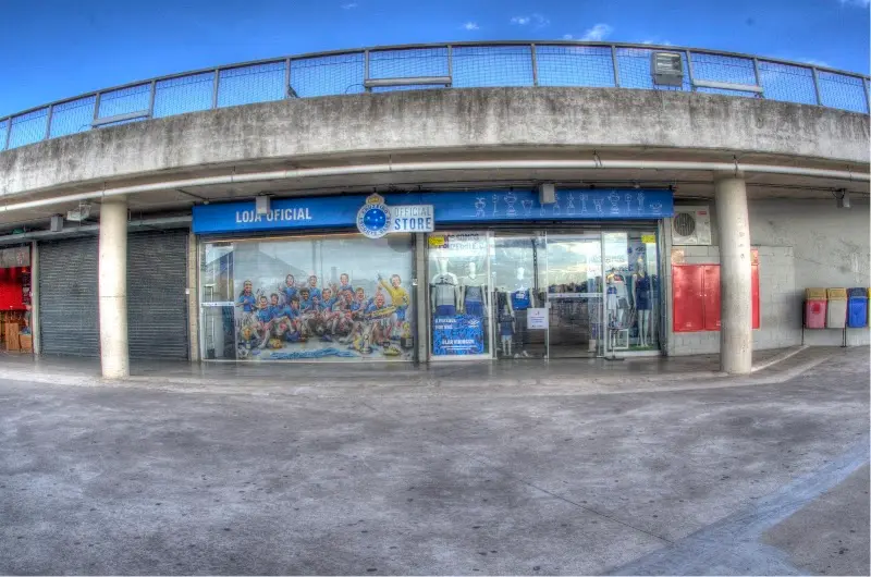 Loja Gigante Cruzeiro no Estadio Mineirão exterior