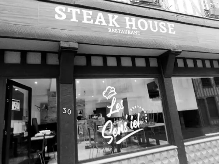 Les Sens'iel Steakhouse exterior