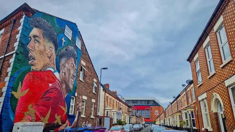 Roberto Firmino Mural exterior