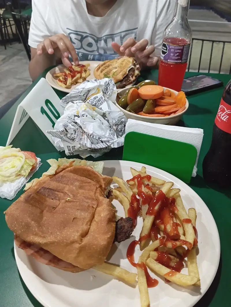 Teo Burger Sucursal Chulavista exterior
