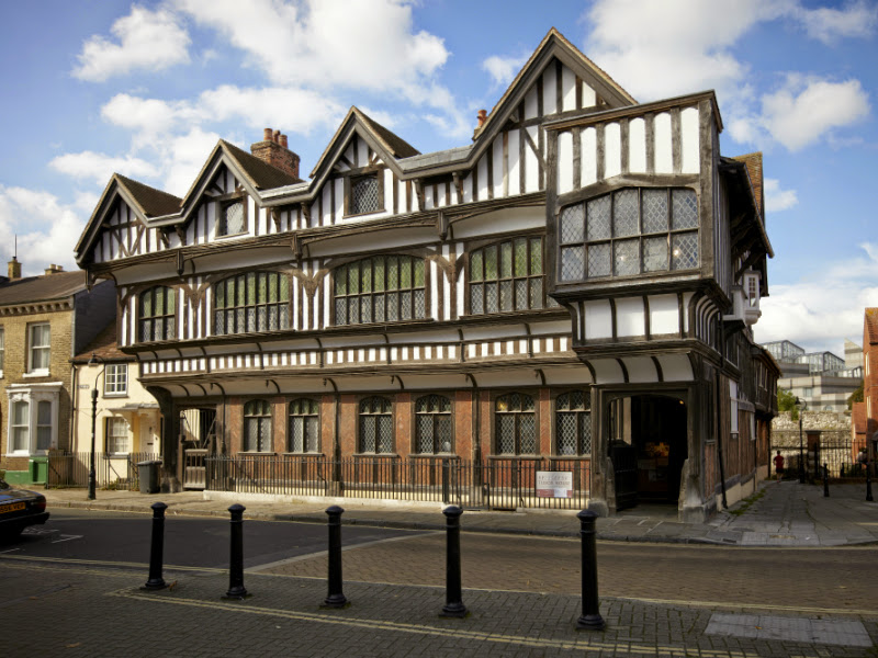 Tudor House & Garden exterior