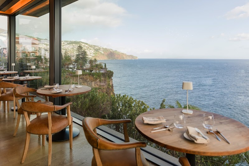 Avista Restaurant exterior