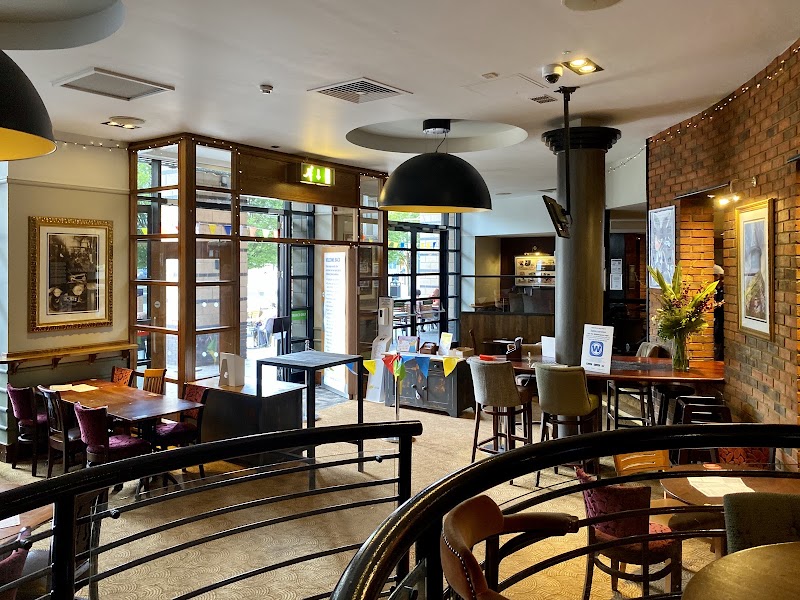 The White House - JD Wetherspoon exterior