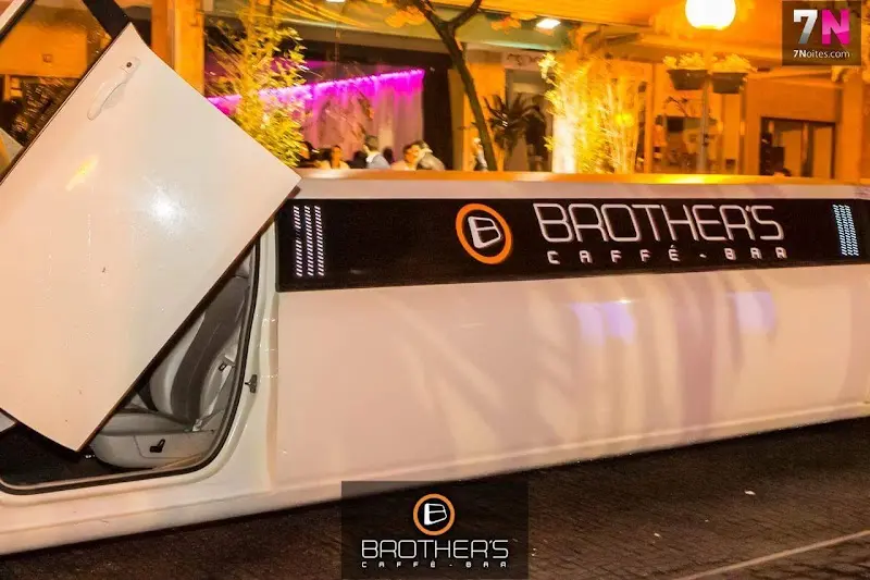 Brother's Bar exterior