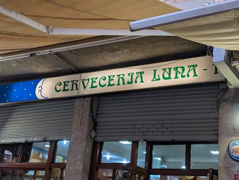 Bar Luna exterior