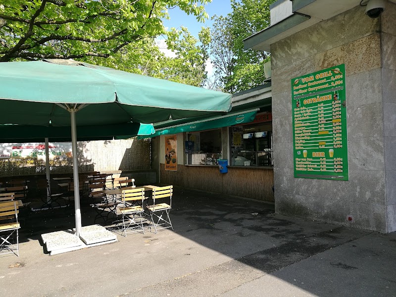Wurstmax Biergarten exterior