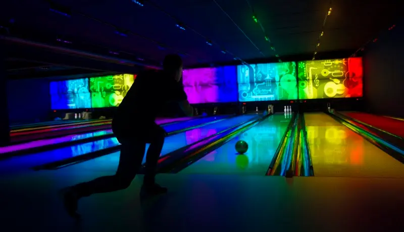 Bowling & Zo exterior