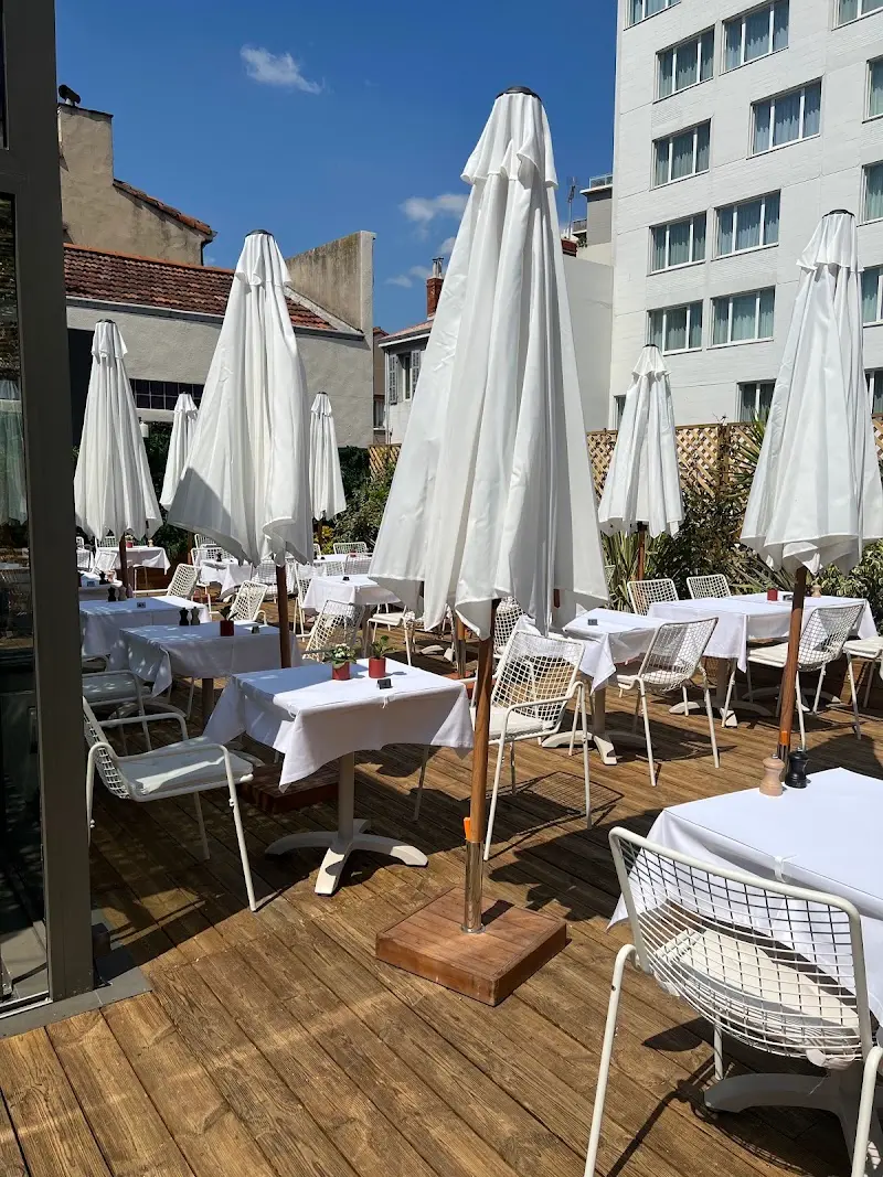 Restaurant Marseille - le rooftop du 8eme exterior