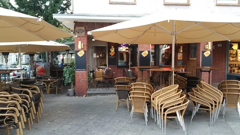 Uncle Tom's exterior