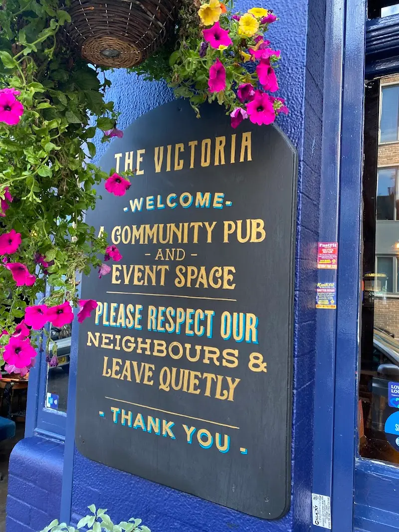 The Victoria (5 mins to Tottenham Stadium) exterior