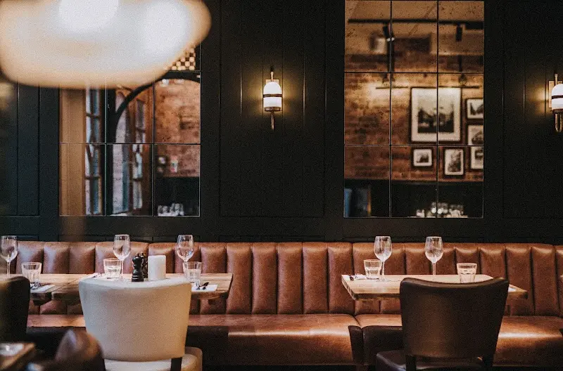 Harry's Restaurant exterior