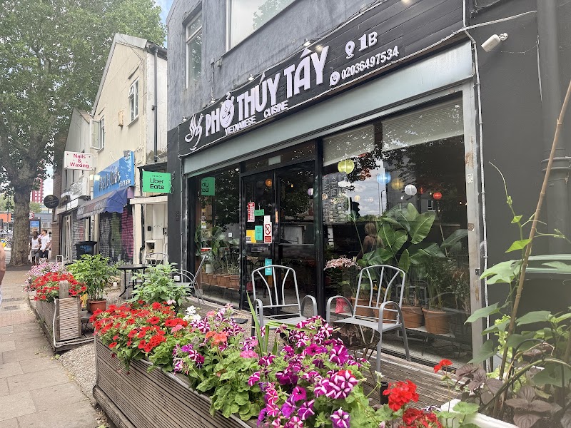 Phở Thuý Tây Café exterior