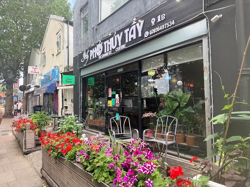 Phở Thuý Tây Café exterior