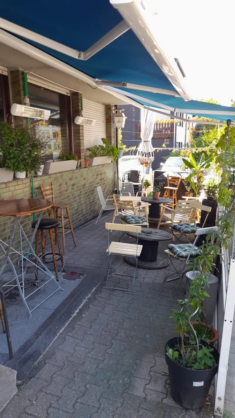 Gaststätte Dannis Treff mit Kegelbahn und Biergarten - Gelsenkirchen exterior