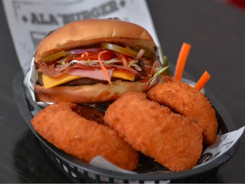 Ala Burger Senderos exterior