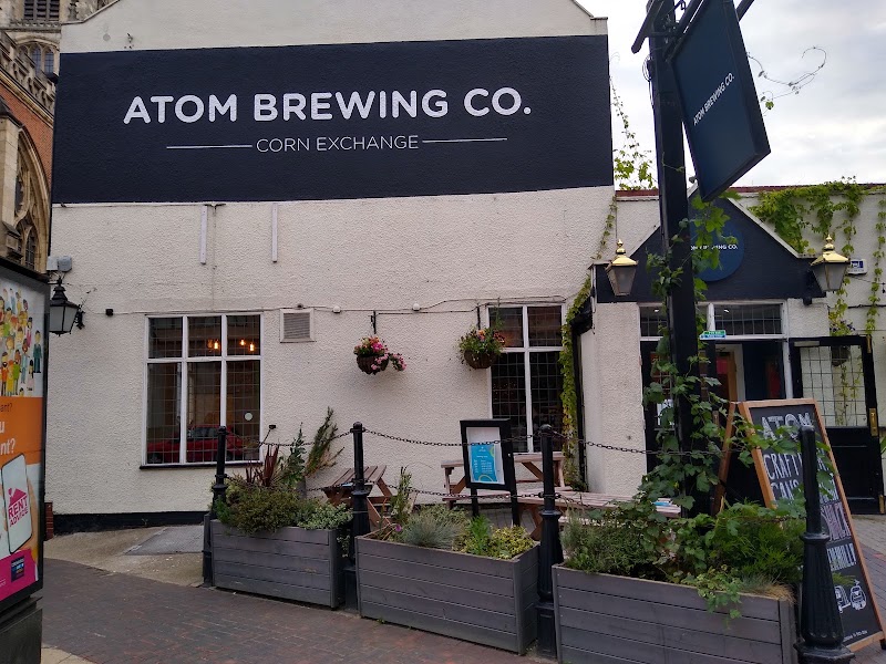 Atom Bar Hull exterior