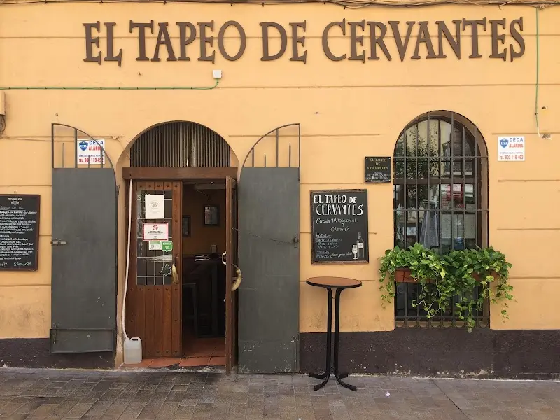 El Tapeo de Cervantes | Tapas y raciones | Centro de Málaga exterior