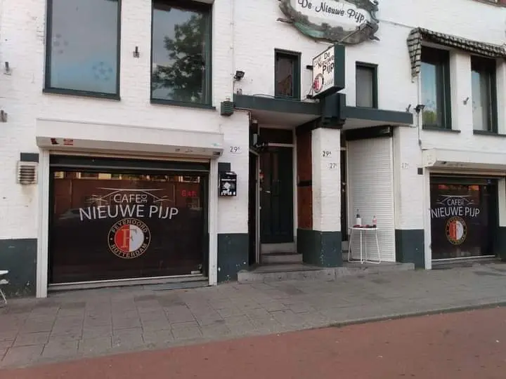 Eetcafé De Nieuwe Pijp exterior