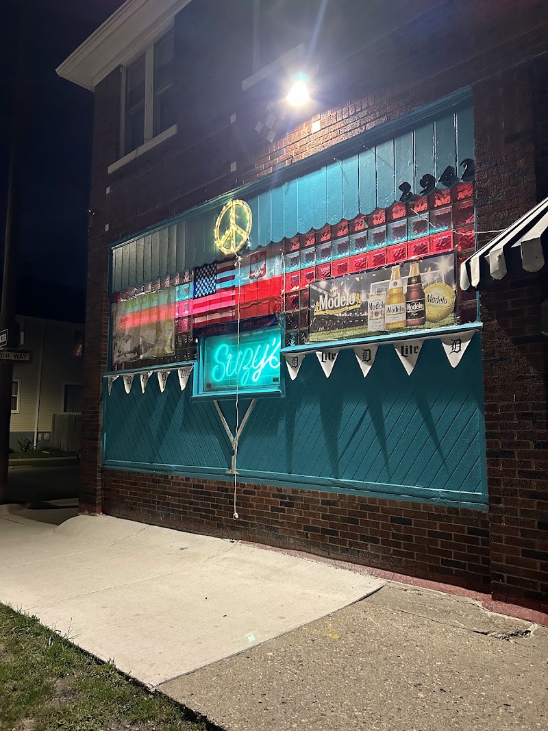 Suzy's Bar exterior