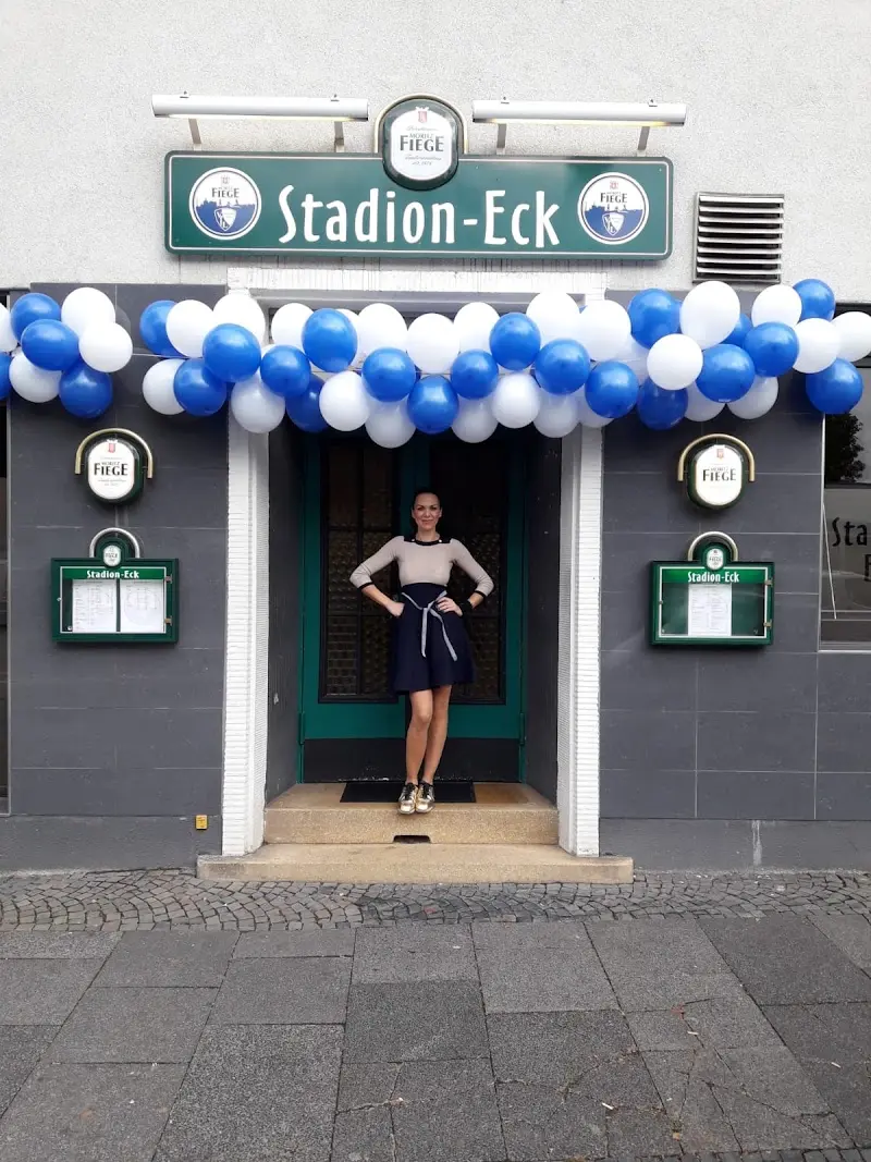 Stadion - Eck exterior