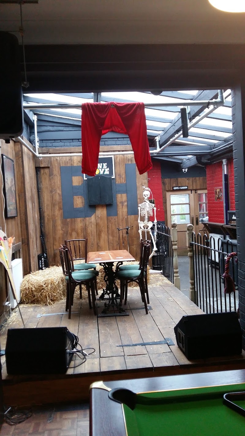 The Black Horse exterior