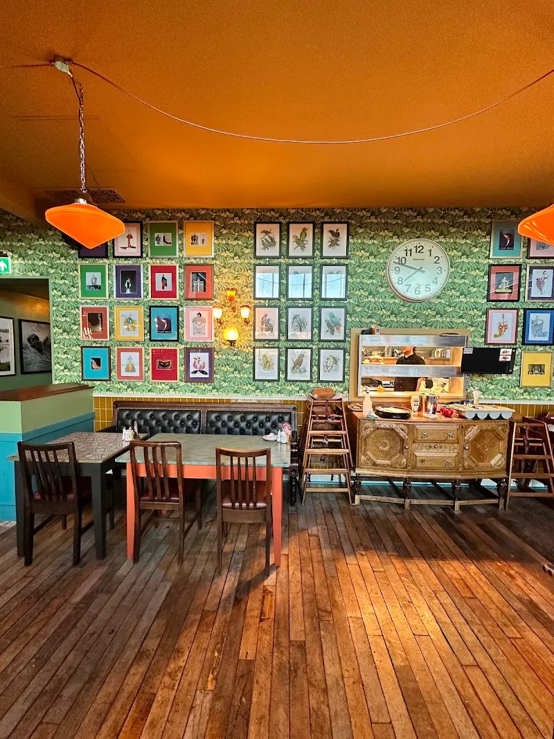 Vetro Lounge exterior